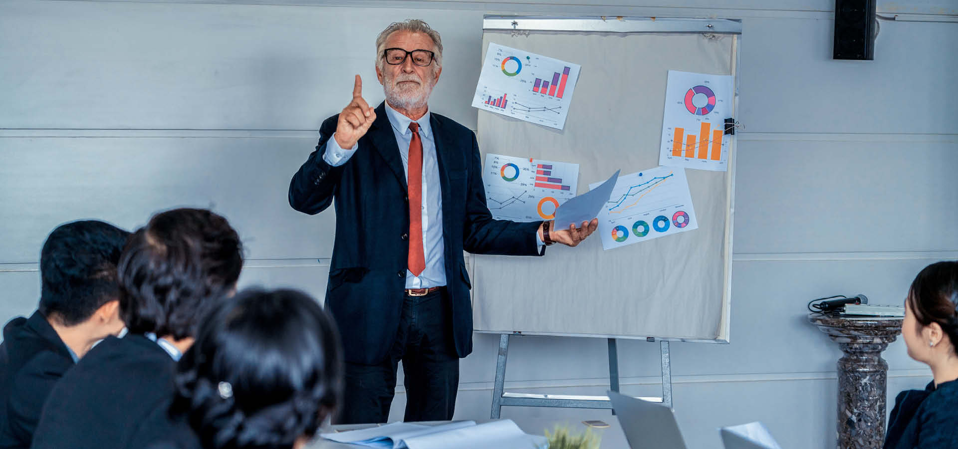 Managing and Supervising Projects, Consultants and Contractors