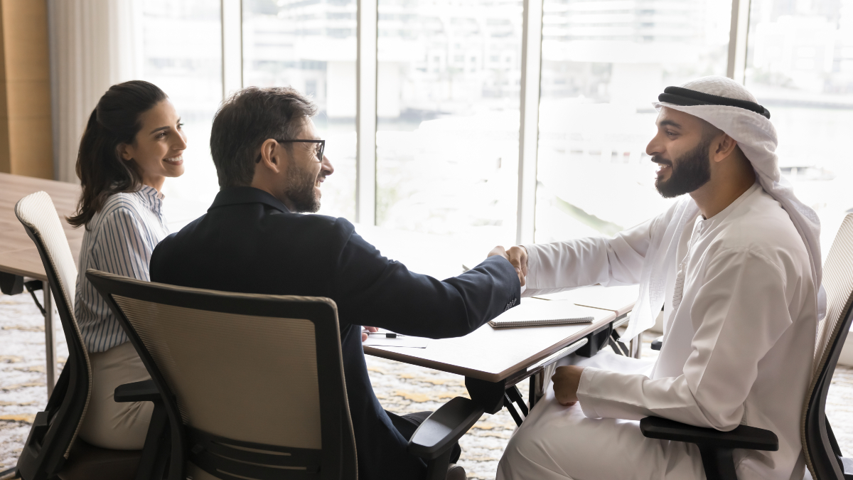 How to Master Cross-Cultural Communication in International Protocol